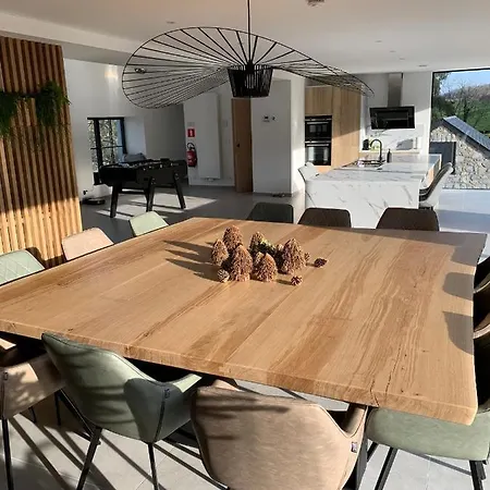 La Cachette Dans Le Verger *