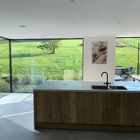 La Cachette Dans Le Verger * Foy-Notre-Dame