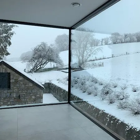 La Cachette Dans Le Verger