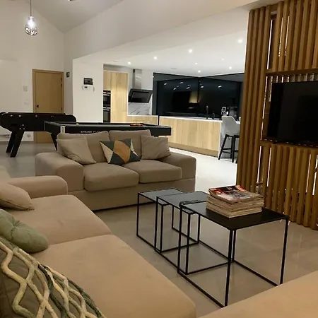 La Cachette Dans Le Verger *