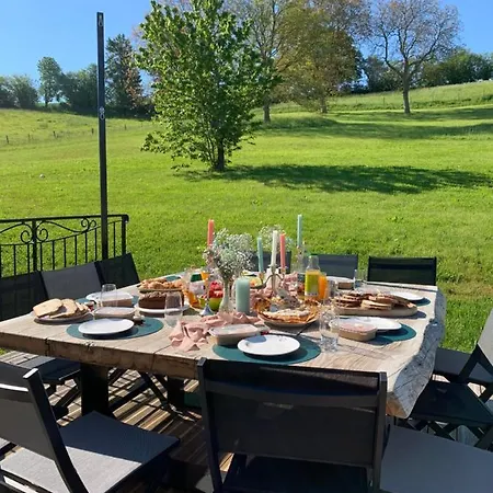 La Cachette Dans Le Verger