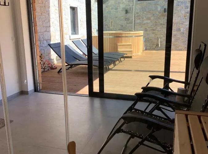 Hébergement de vacances La Cachette Dans Le Verger Foy-Notre-Dame