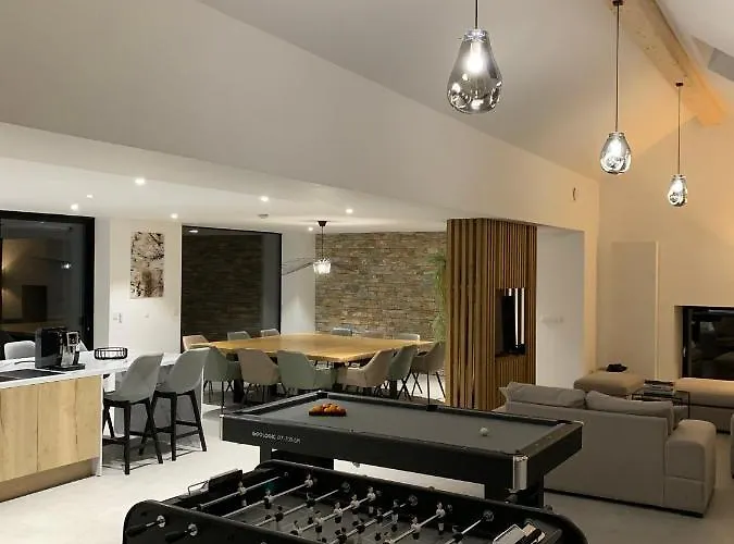 La Cachette Dans Le Verger *