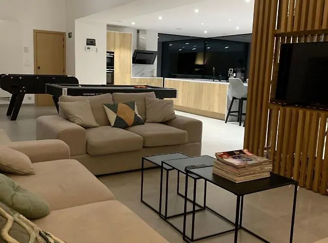 La Cachette Dans Le Verger *